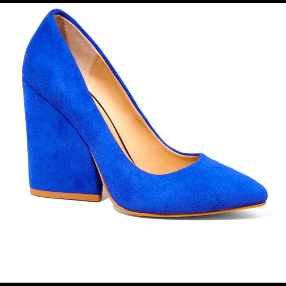 NFS EXPRESS CHUNKY BLUE SUEDE PUMPS